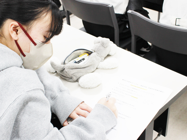 １年生、電話の応対を練習☆